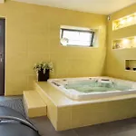 Domaine De Godchure - 11 Pers Jacuzzi & Sauna Vakantiehuis *